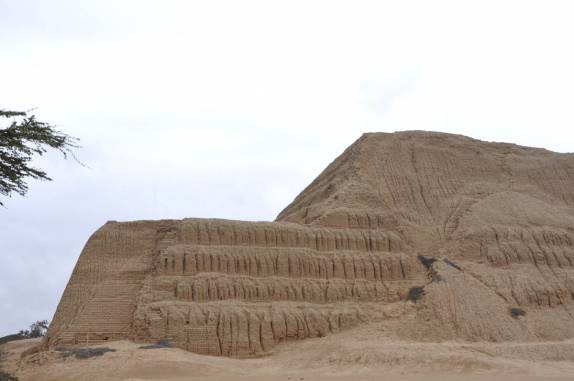 A Huaca del Sol, que só agora começa a ser escavada e estudada, em Trujillo - Peru